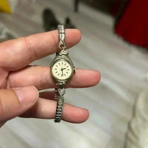 CARAVELLE vintage woman  wristwatch, analog adjustable 6 inches - Picture 4 of 6